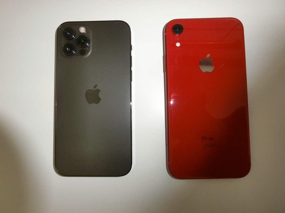 iphone 12 pro と iPhone XR