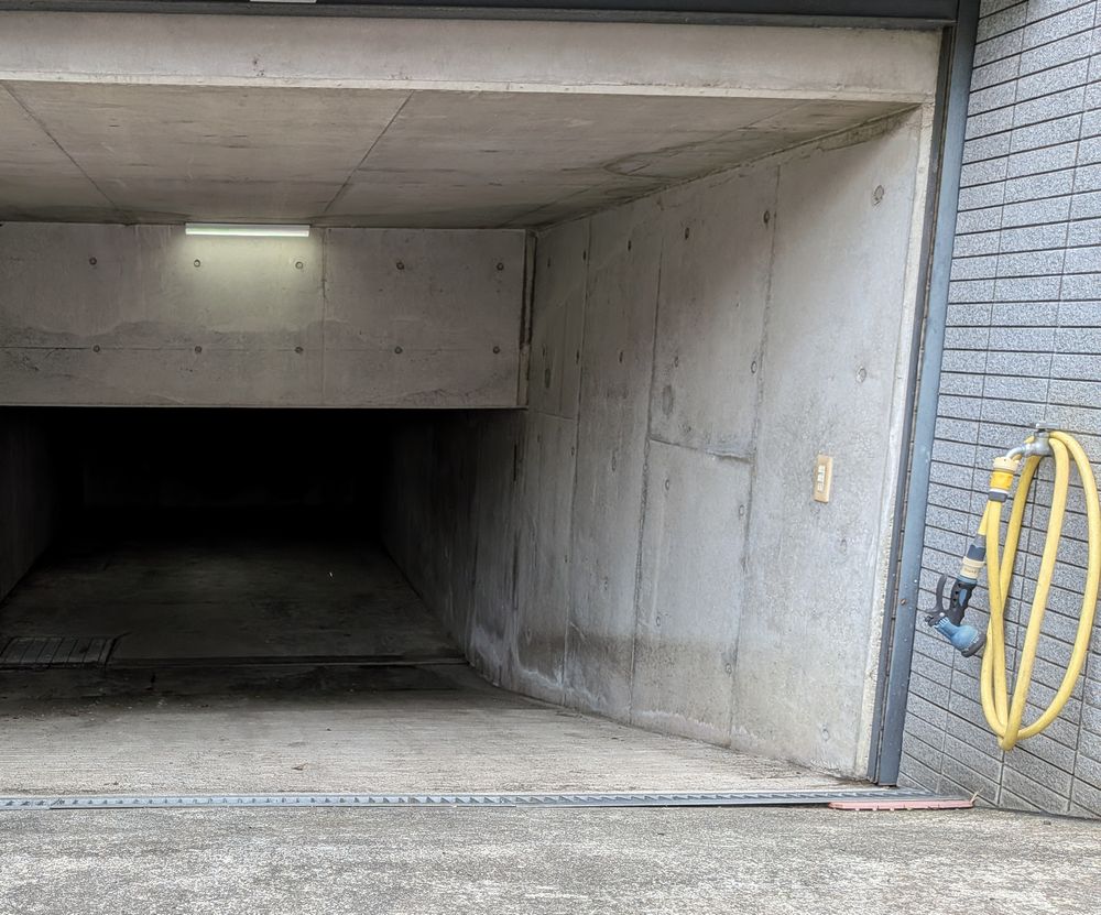 地下ガレージ