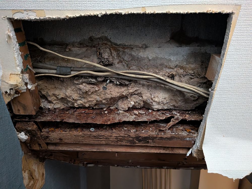 上階からの雨漏り