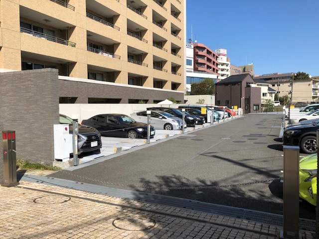 ブランズ・ジオ等々力の敷地内駐車場